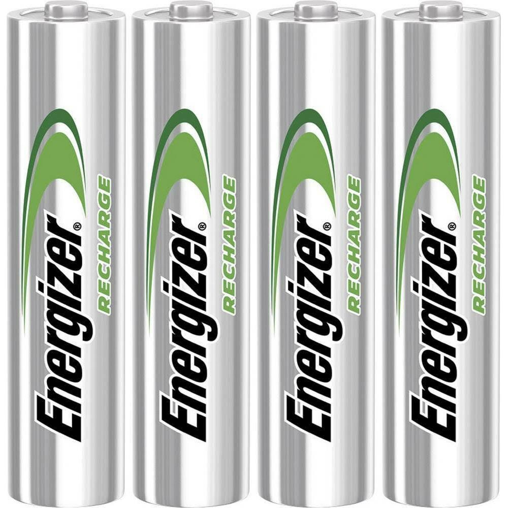 Cztery srebrne baterie AA Energizer z zielonym logo i napisem RECHARGE.