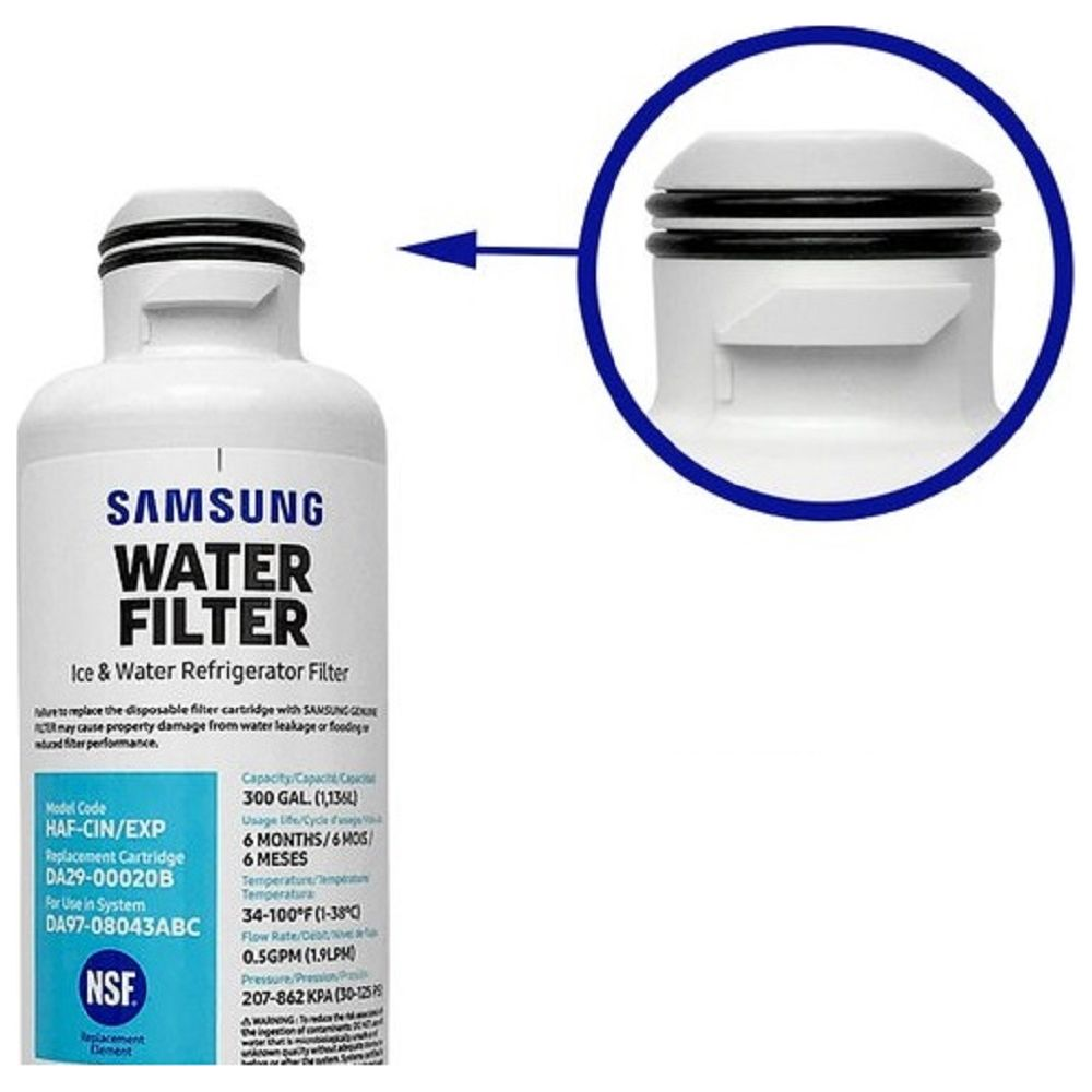 Samsung Wasserfilter für Eis und Wasser, mit hervorgehobenem Anschluss.