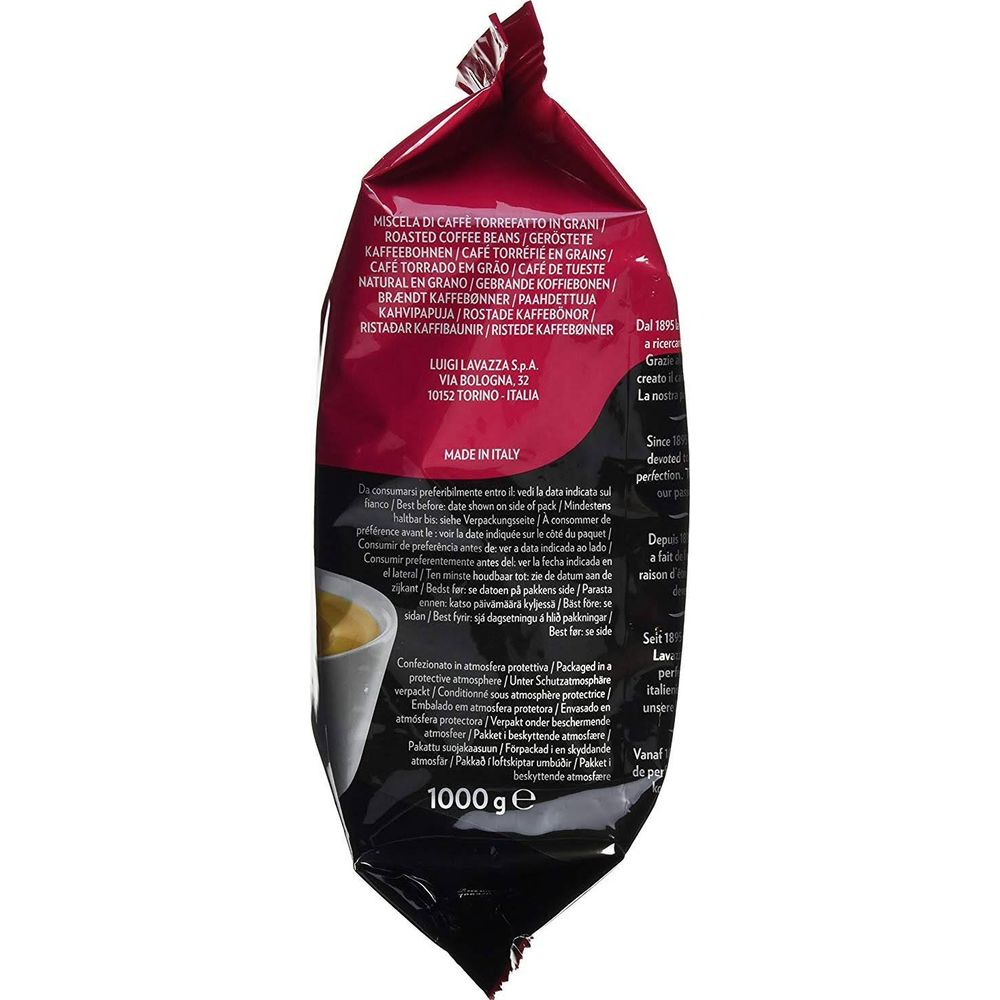 Eine rote Packung Lavazza Kaffee mit Text in mehreren Sprachen. 1000g.
