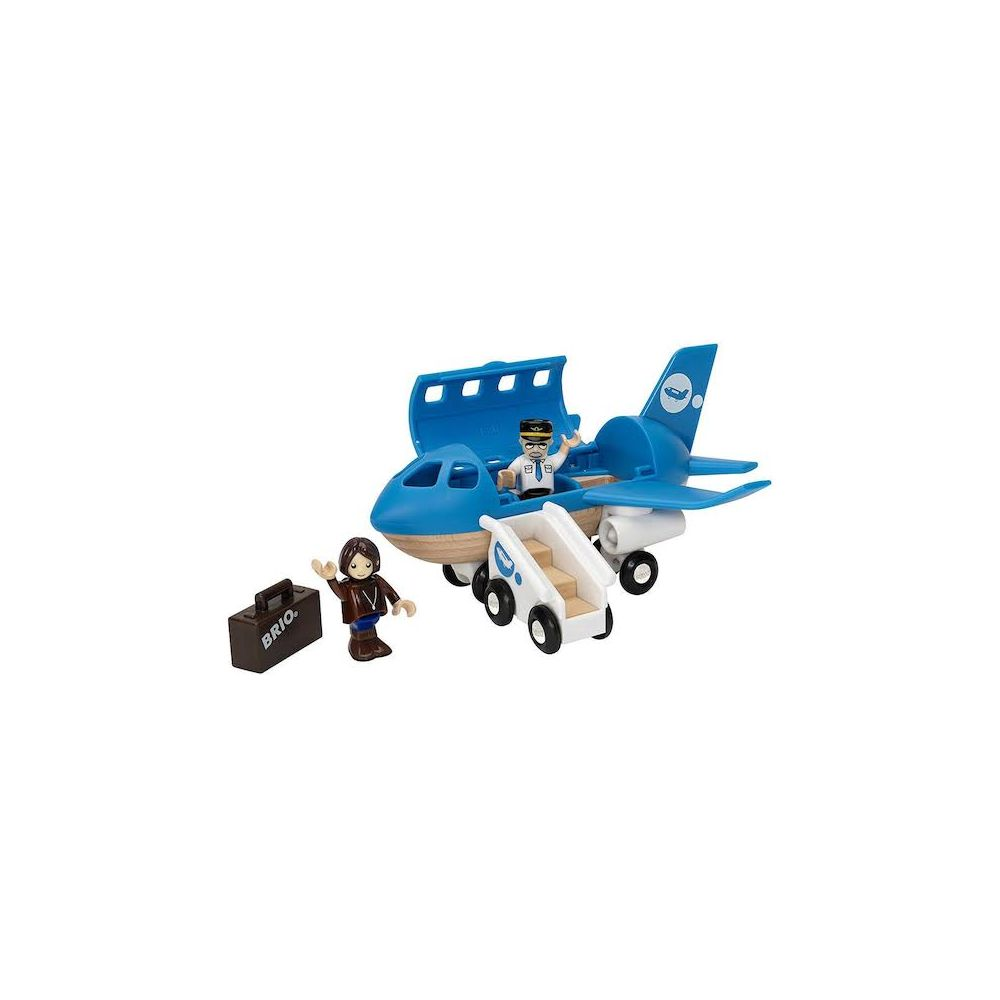 Ein blaues Spielzeugflugzeug mit Treppe, Pilot, Passagier und Koffer.