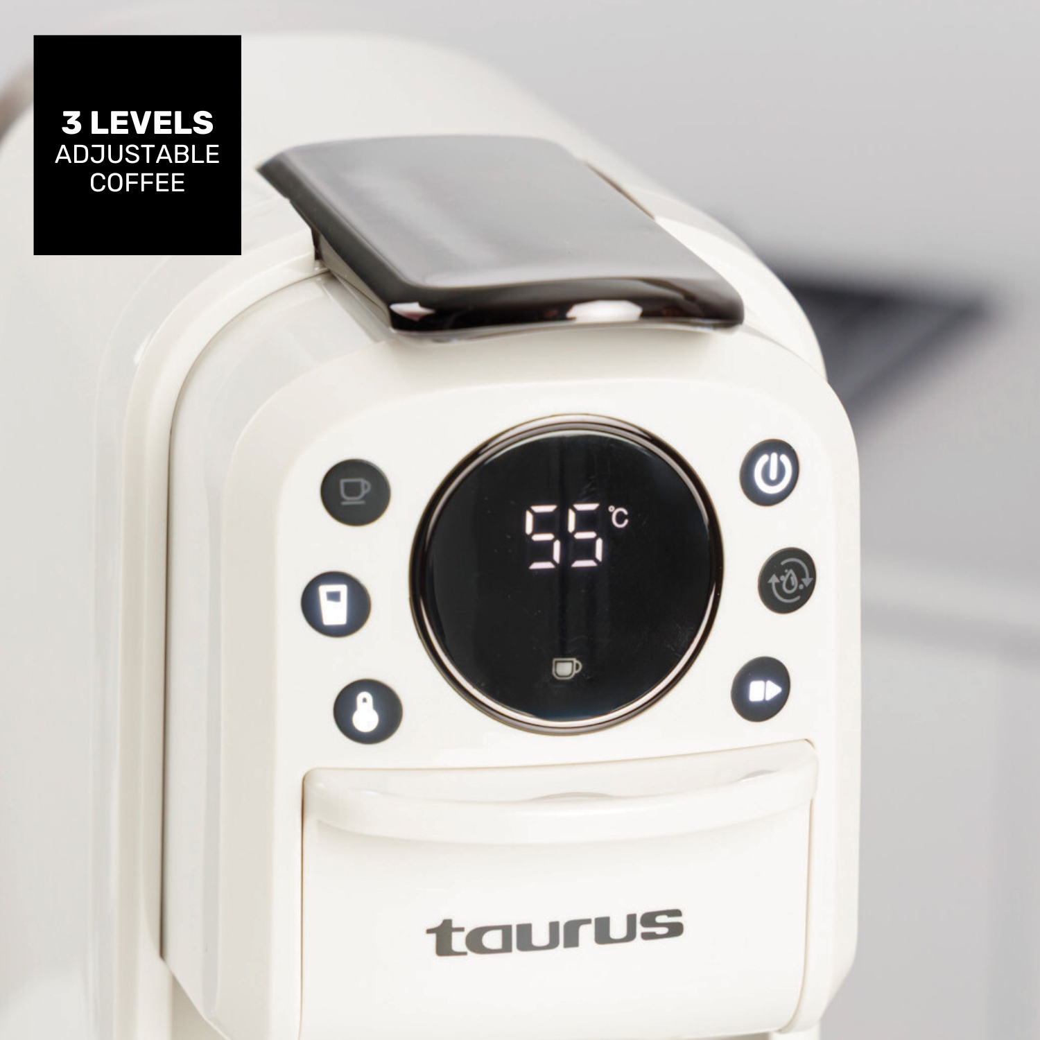 Una cafetera blanca con pantalla digital que muestra 55°C.