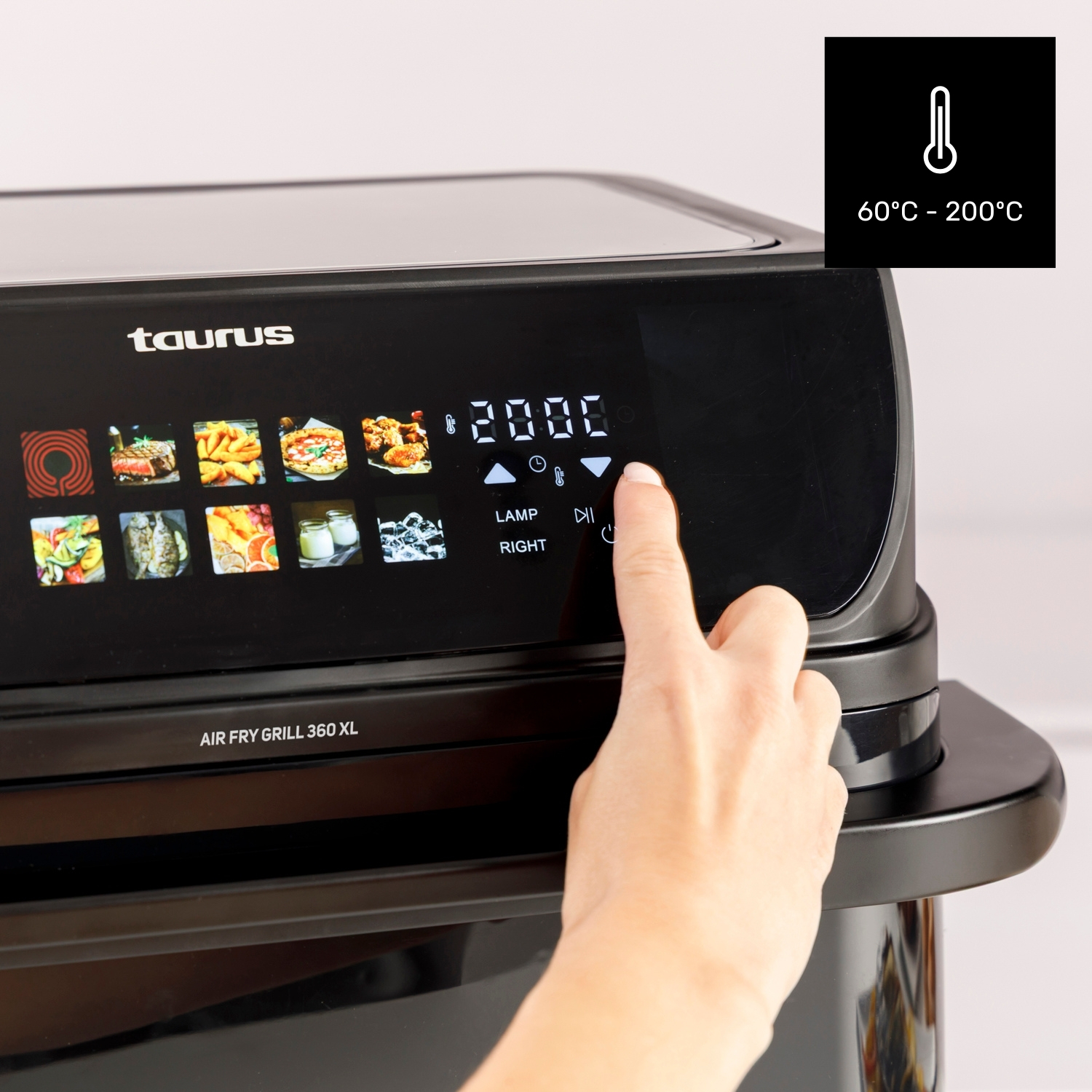 La pantalla de Taurus Air Fry Grill 360 XL muestra 200 grados. Un dedo presiona un botón.