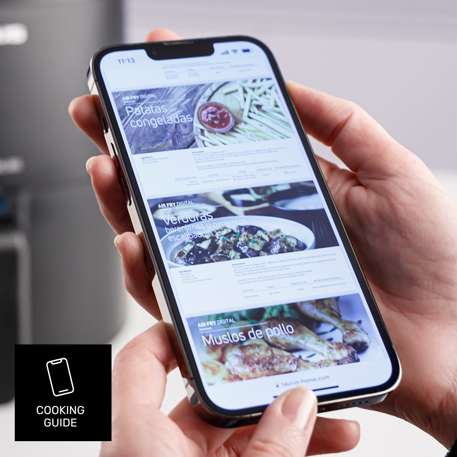 Un smartphone muestra una app de cocina con recetas de patatas congeladas, verduras y muslos de pollo.