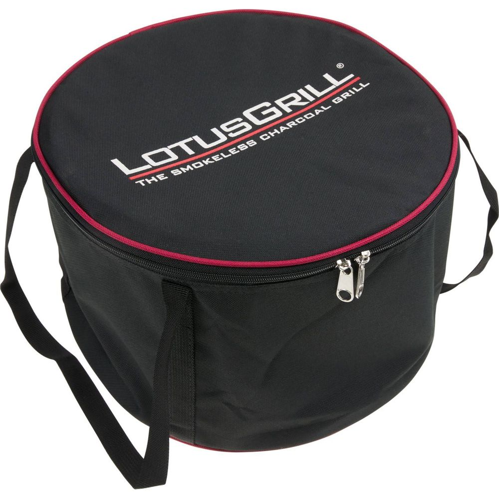 Czarna okrągła torba z czerwonym wykończeniem i uchwytami. Widoczne logo Lotus Grill.