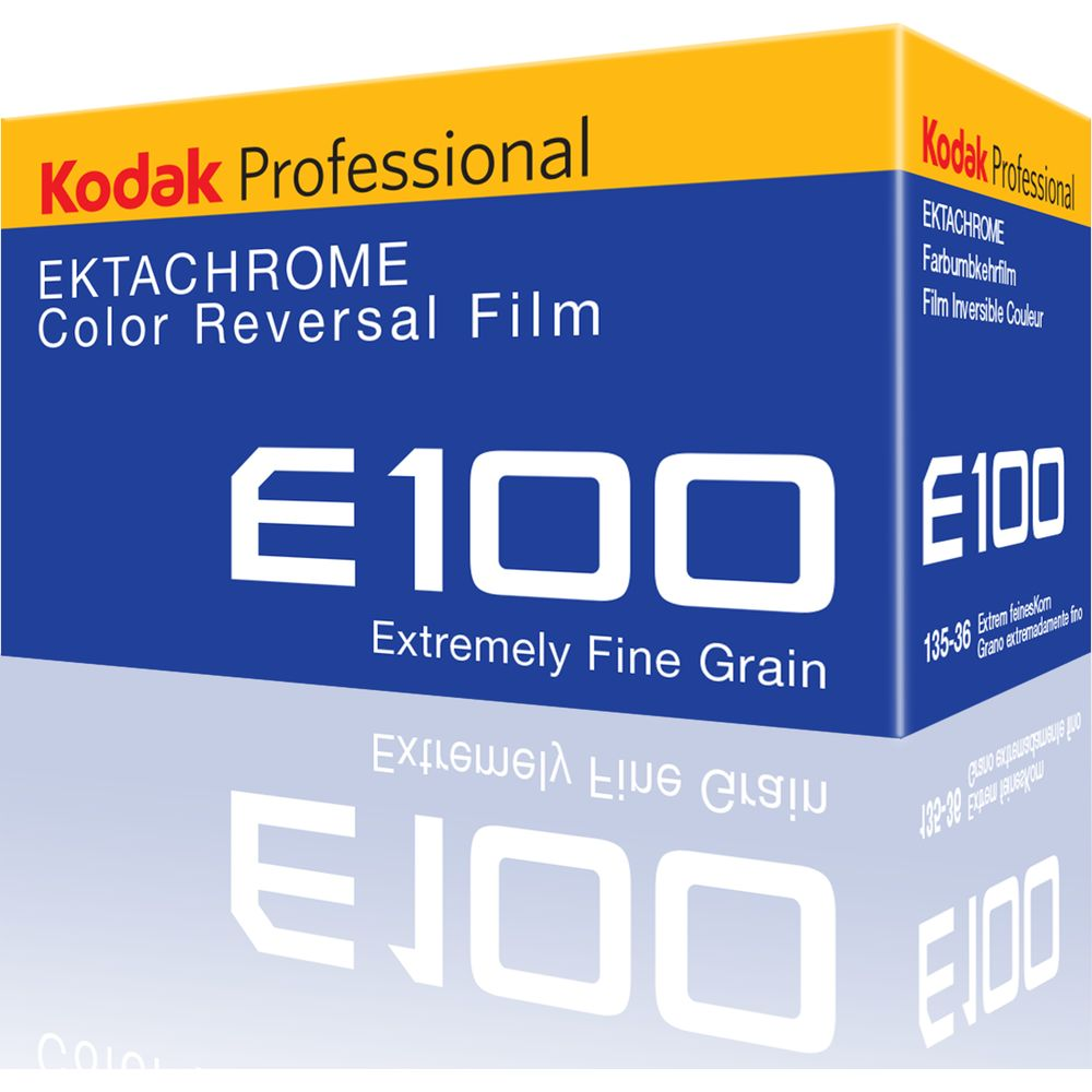 Film Kodal Ektachrome E100 couleur inversible. Design jaune et bleu.