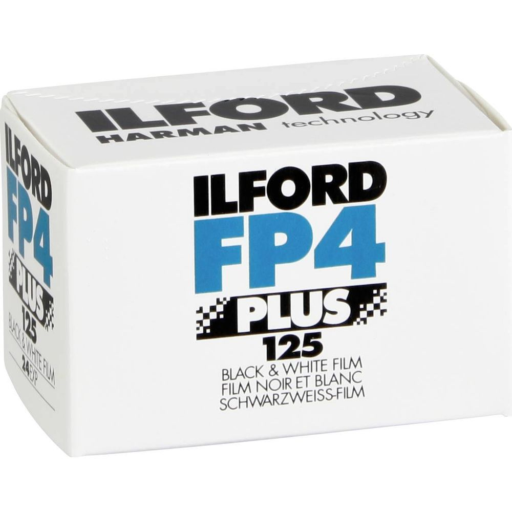 Pudełko filmu czarno-białego Ilford FP4 Plus 125.