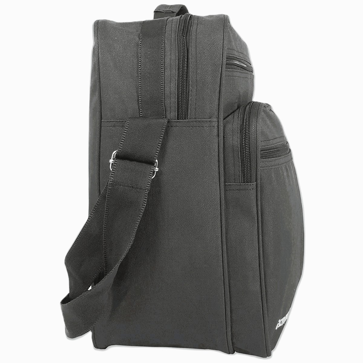 Una bolsa de mensajero negra con múltiples bolsillos con cremallera y una correa.