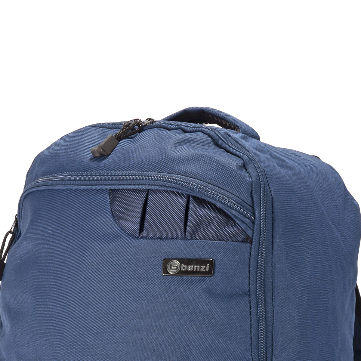 Mochila azul con cremalleras y un logo de marca.