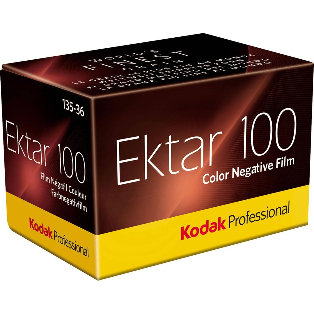 Caja de película negativa a color Kodak Ektar 100 con impresión amarilla y marrón.