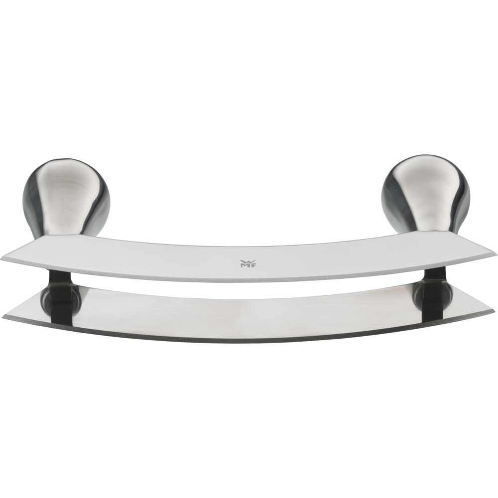 Ein silbernes Küchenwerkzeug mit zwei gekrümmten Klingen und zwei Griffen.