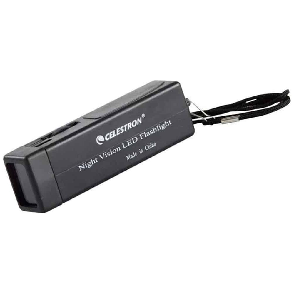 Schwarze Celestron Nachtsicht-LED-Taschenlampe mit Lanyard, auf weißem Hintergrund.