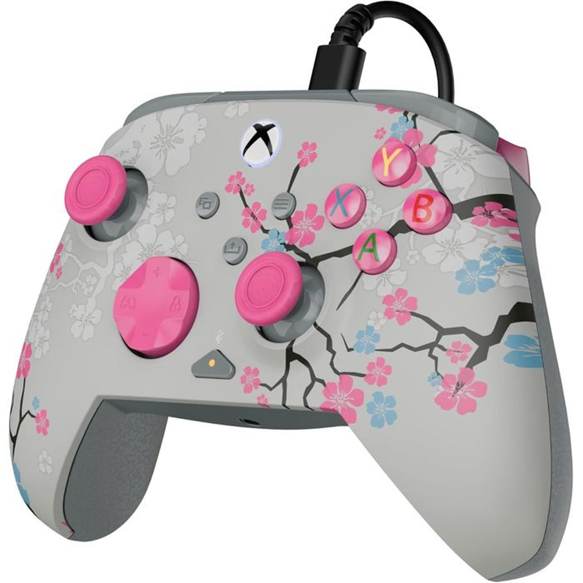 Grauer Xbox-Controller mit pinken Akzenten und Blumenmuster.