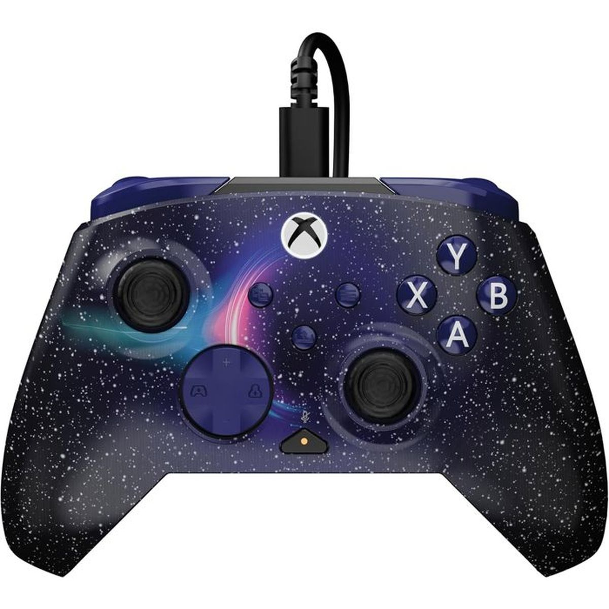 Un controller Xbox viola con design a cielo stellato e cavo nero.