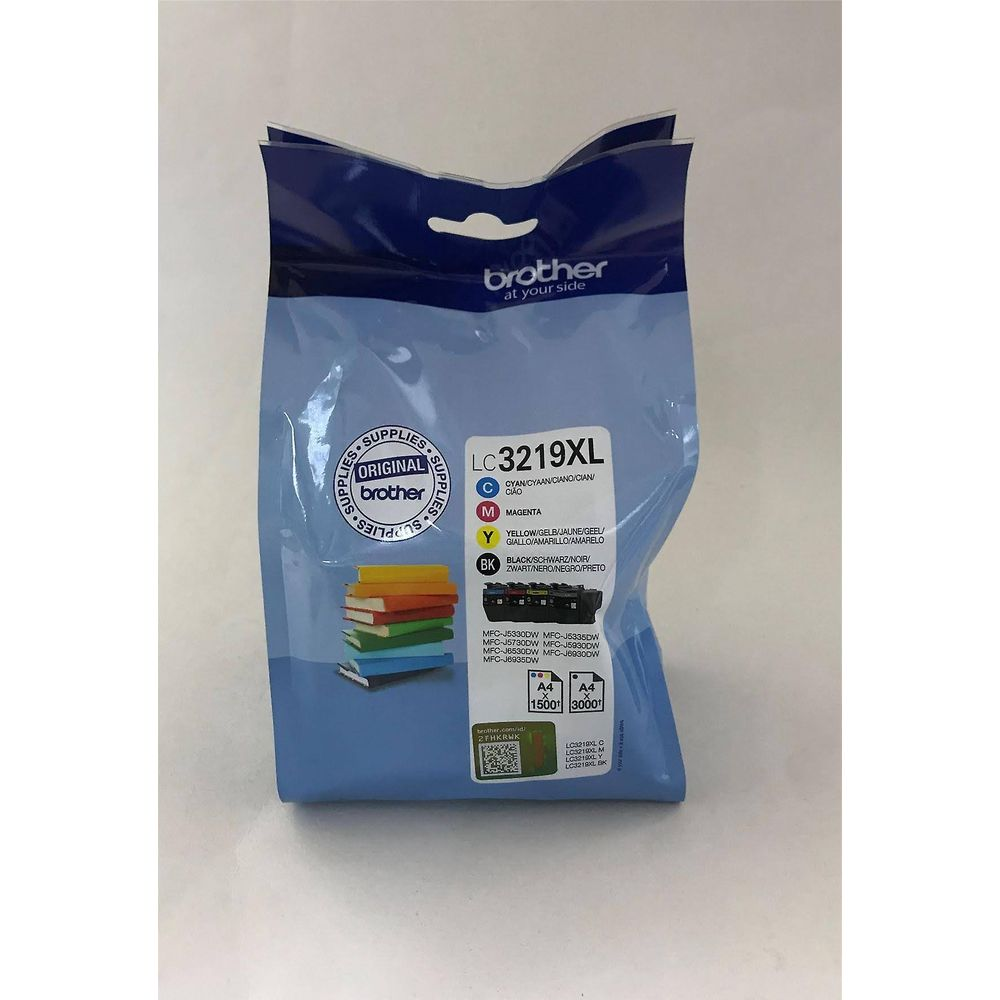 Tusz Brother LC3219XL w niebieskim opakowaniu z informacjami o kolorze.