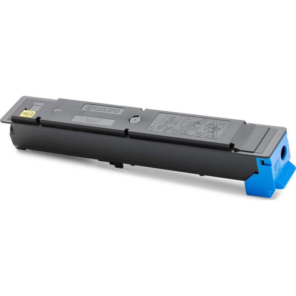 Een zwarte Kyocera toner cartridge met blauwe accenten op witte achtergrond.