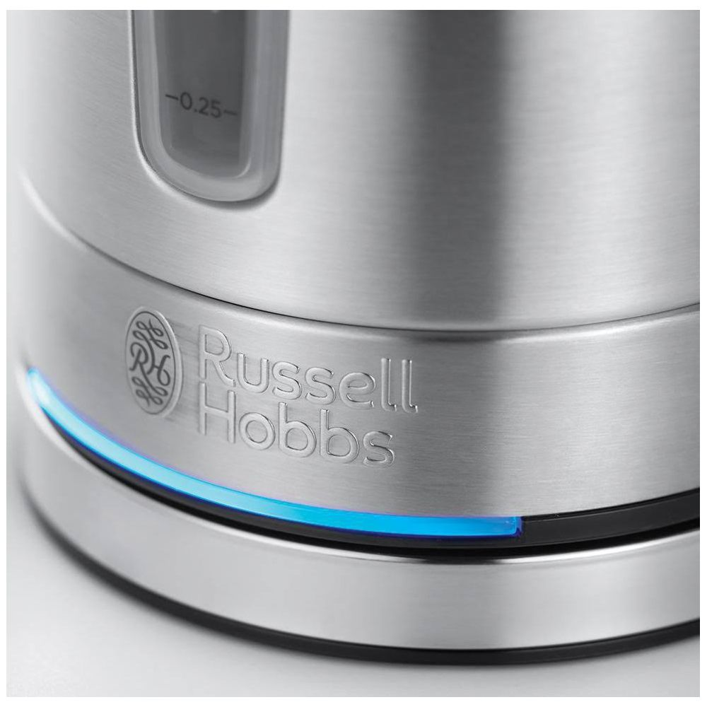 Czajnik Russell Hobbs z niebieskim podświetleniem LED i wskaźnikiem poziomu wody.
