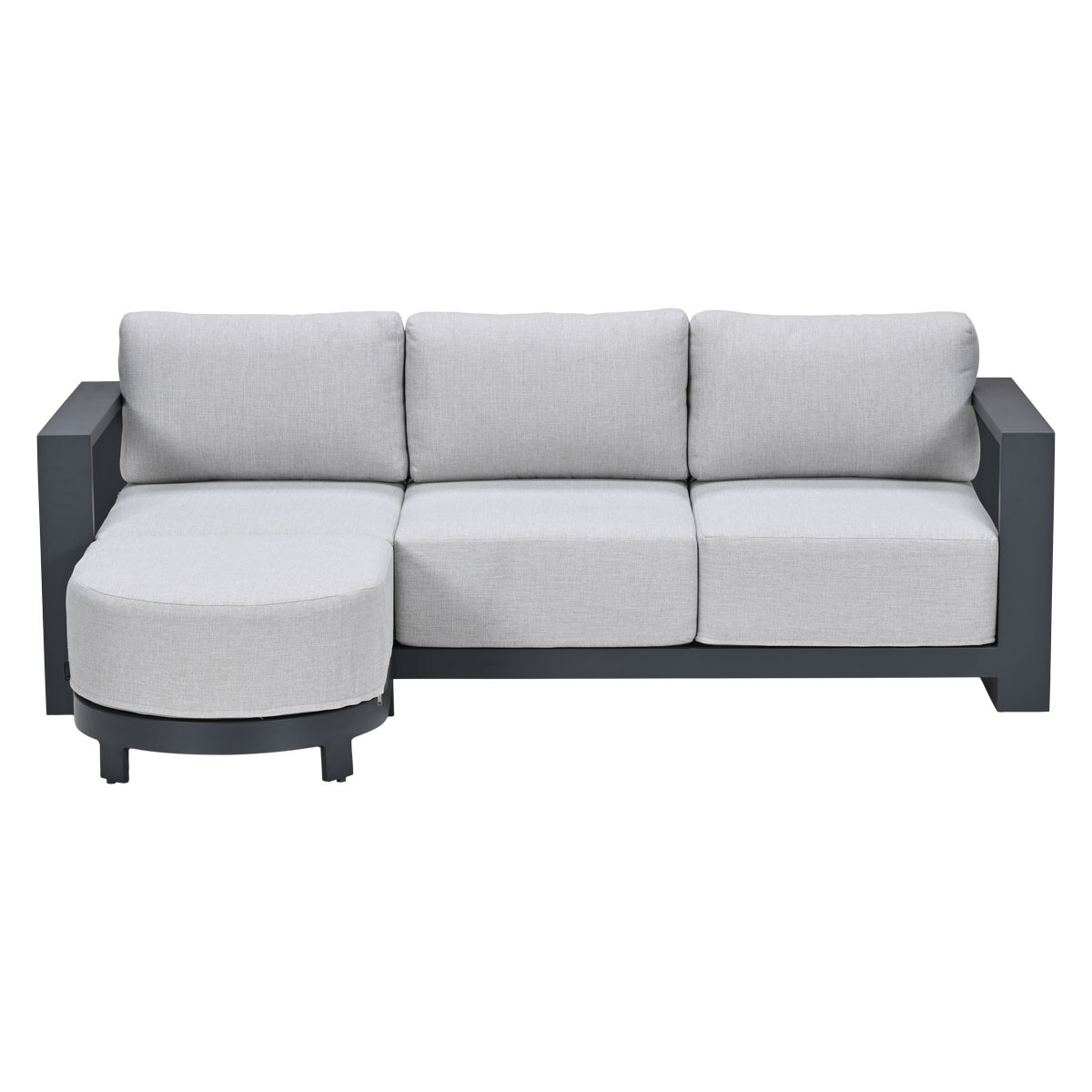 Een grijze hoekbank met drie zitkussens en een chaise longue aan de linkerkant.