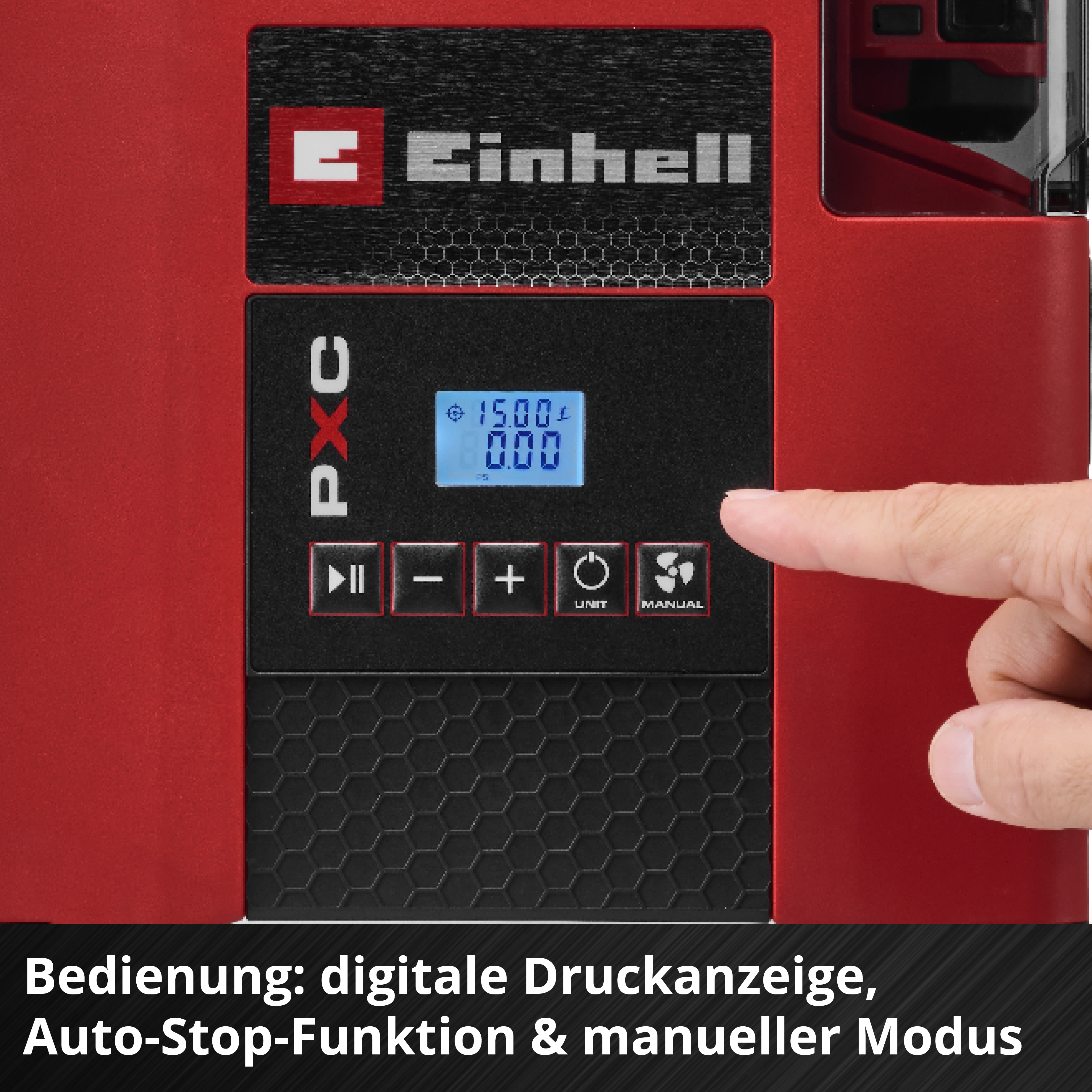 Rotes Gerät mit digitaler Anzeige, Tasten und Finger.