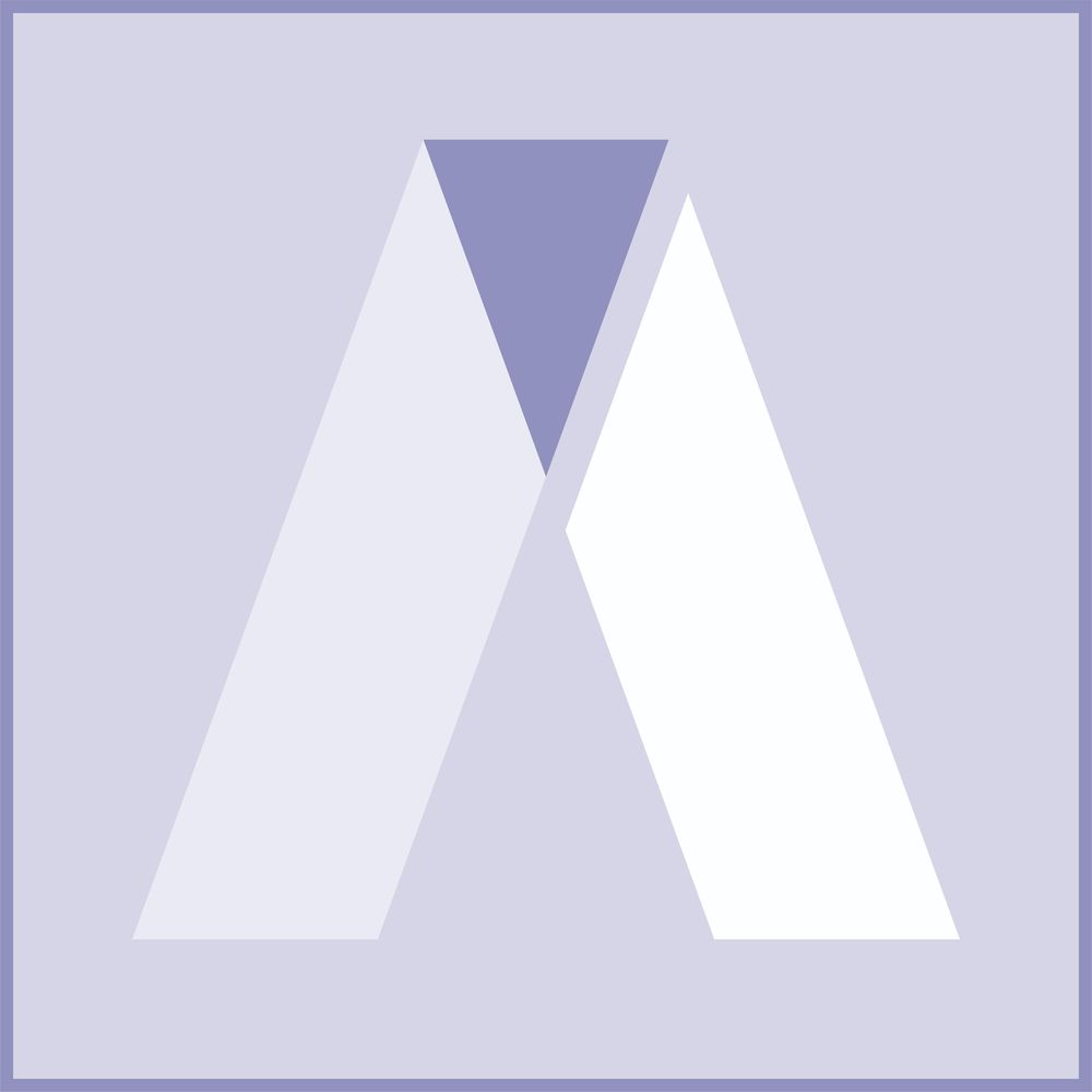 Abstrakcyjne niebiesko-białe kształty geometryczne na jasnofioletowym tle.