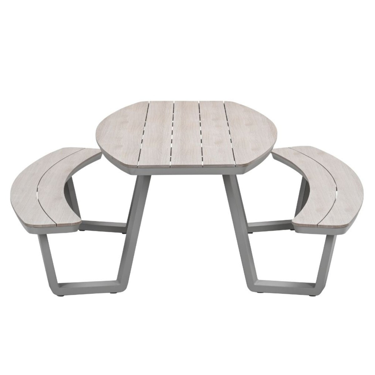 Een ovale houten tafel met twee gebogen banken, gemonteerd op een grijs metalen frame.