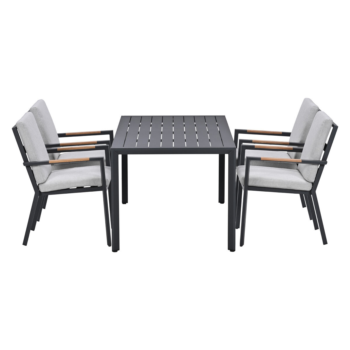 Donkergrijs tafel met vier grijze stoelen met houten armleuningen.