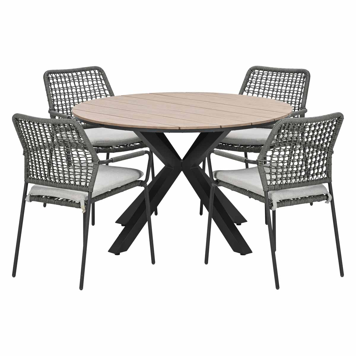 Ronde houten tafel met zwart X-onderstel en vier grijze gevlochten stoelen met kussens.