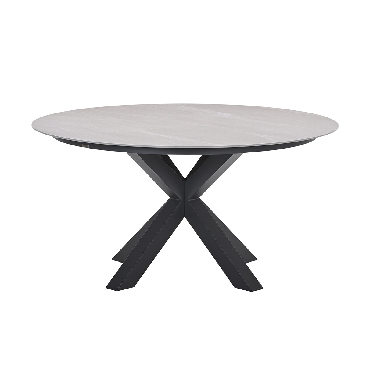 Een ronde tafel met een lichtgrijs marmeren blad en een zwart kruisvormig onderstel.