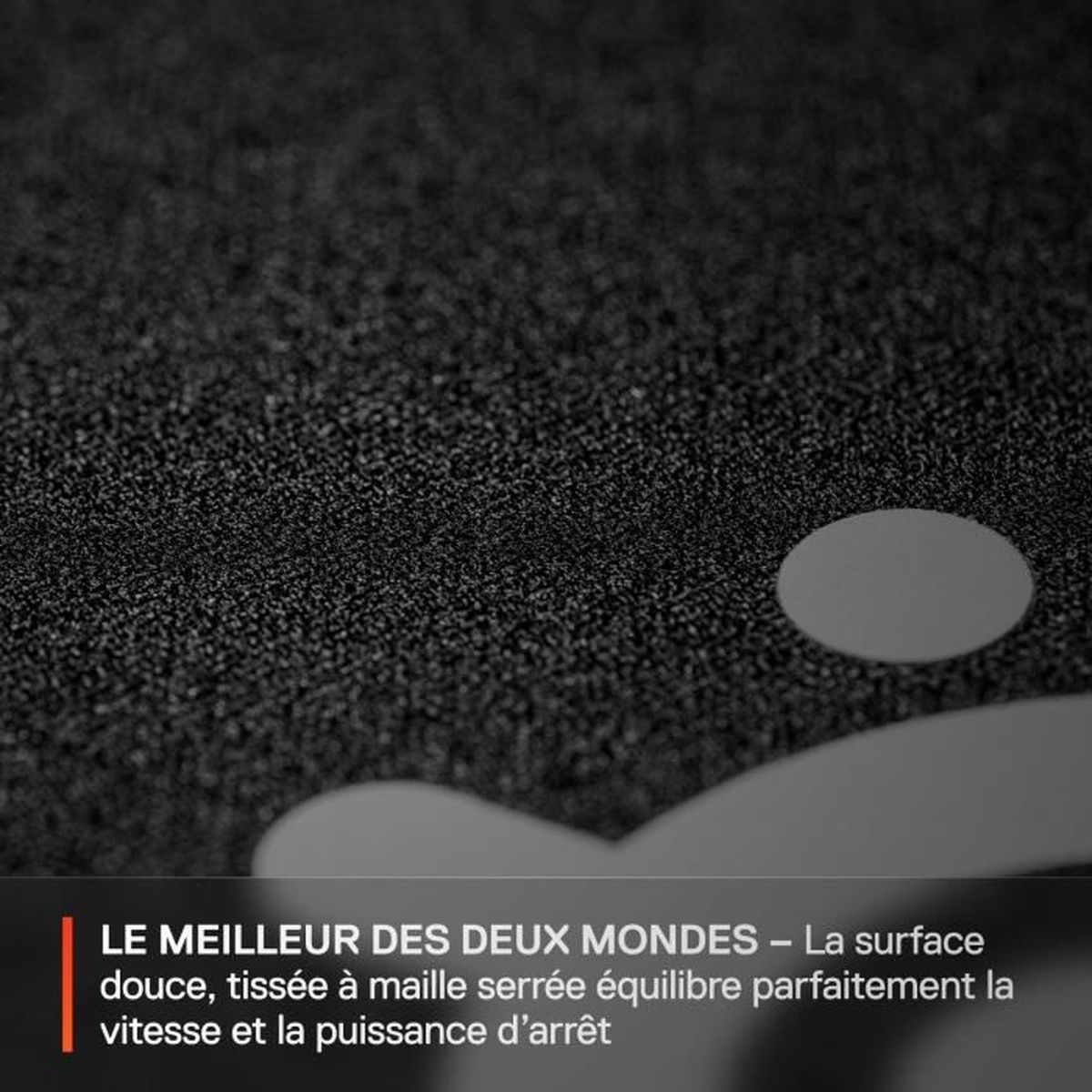 Surface texturée noire avec des paillettes lumineuses. Texte en bas: Le meilleur des deux mondes.