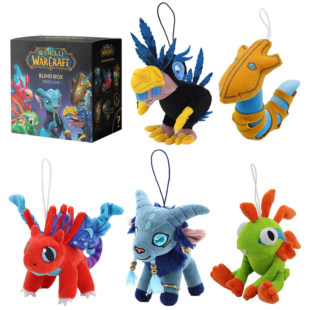 World of Warcraft Plüschtiere: Drache, Vogel, Wurm, Ziege und Fisch.