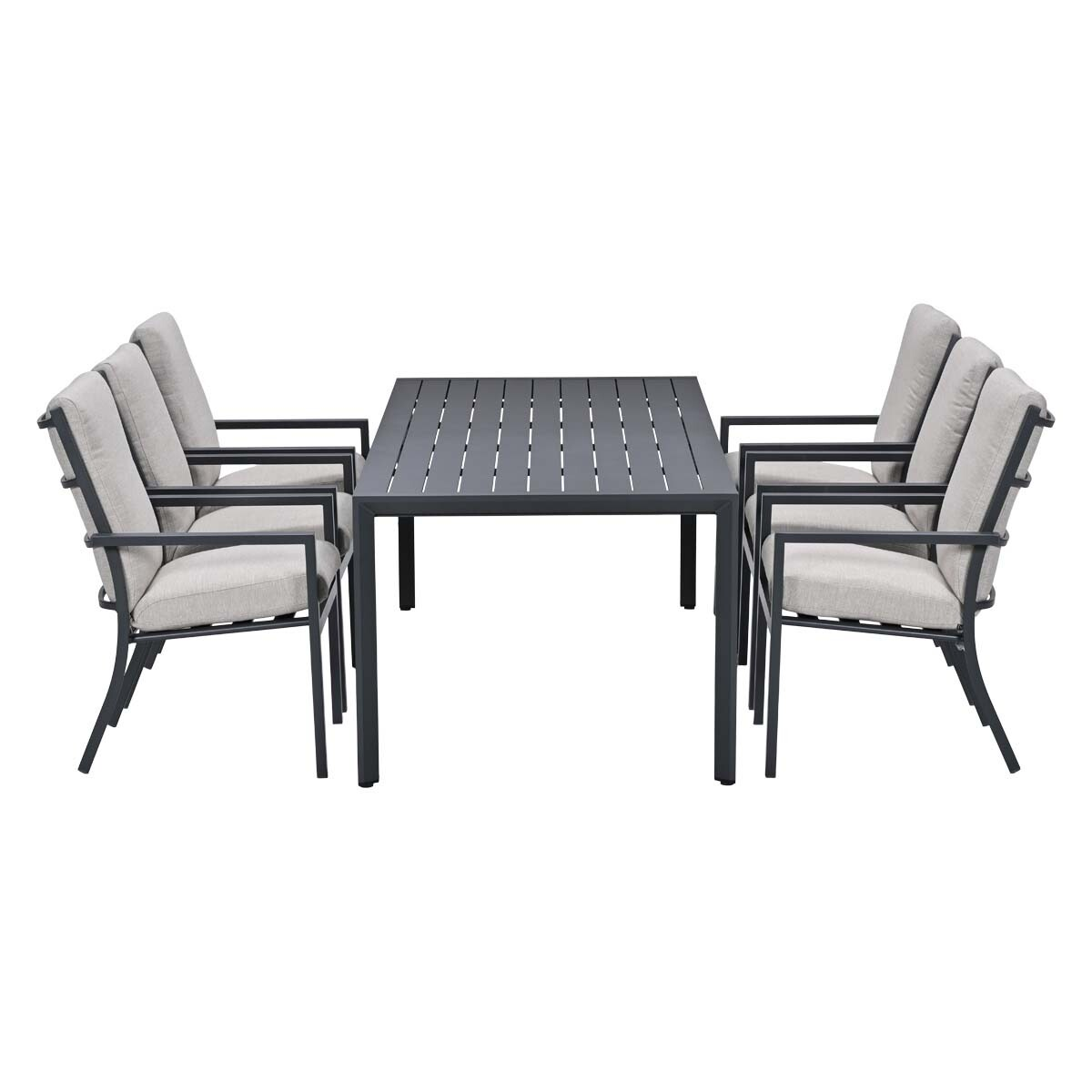 Een rechthoekige tafel met vier stoelen, allemaal donker metaal met lichte kussens.