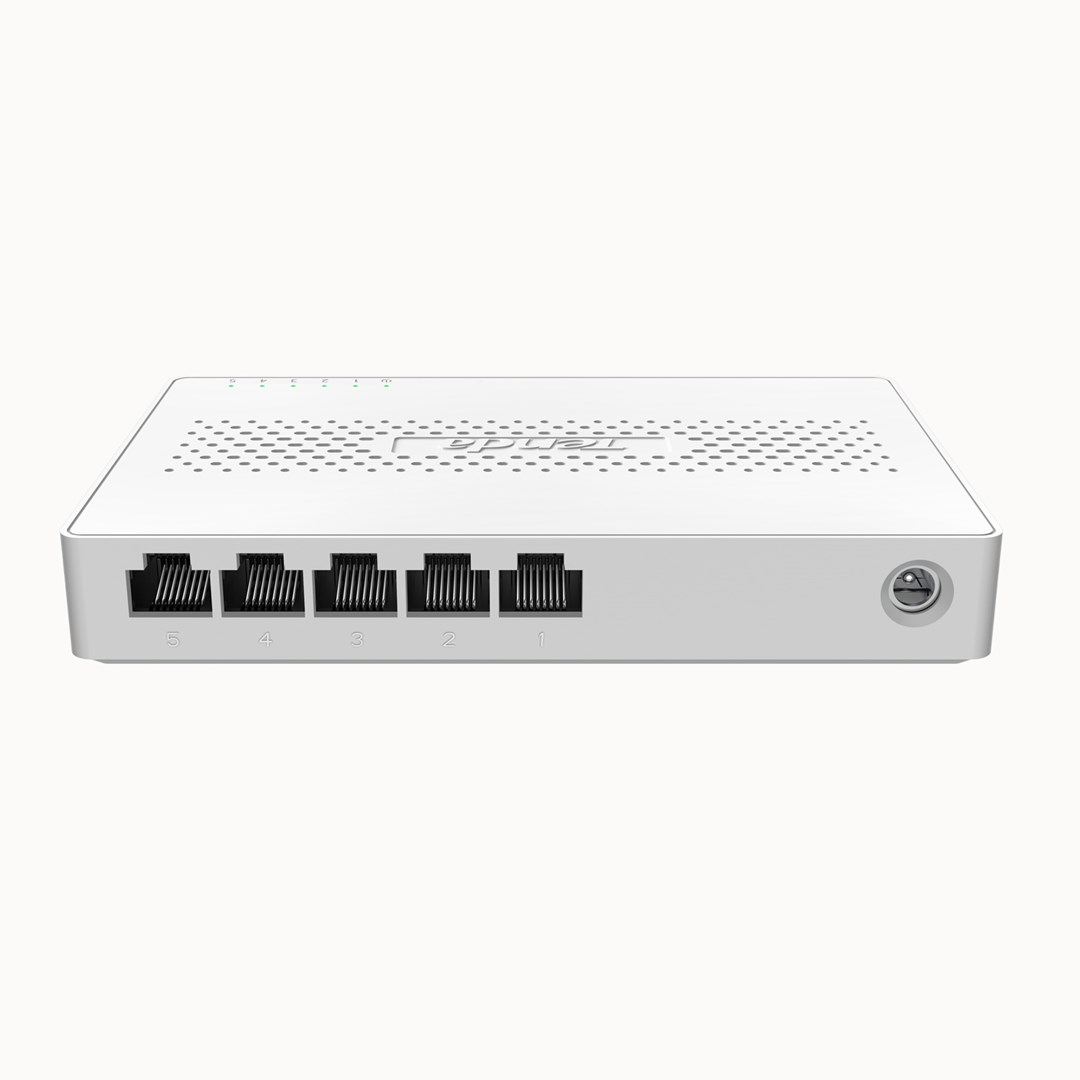 Uno switch di rete bianco con 5 porte Ethernet e indicatori LED.