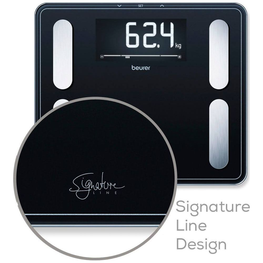 Schwarze Personenwaage mit silbernen Elektroden und digitaler Anzeige von 62,4 kg.