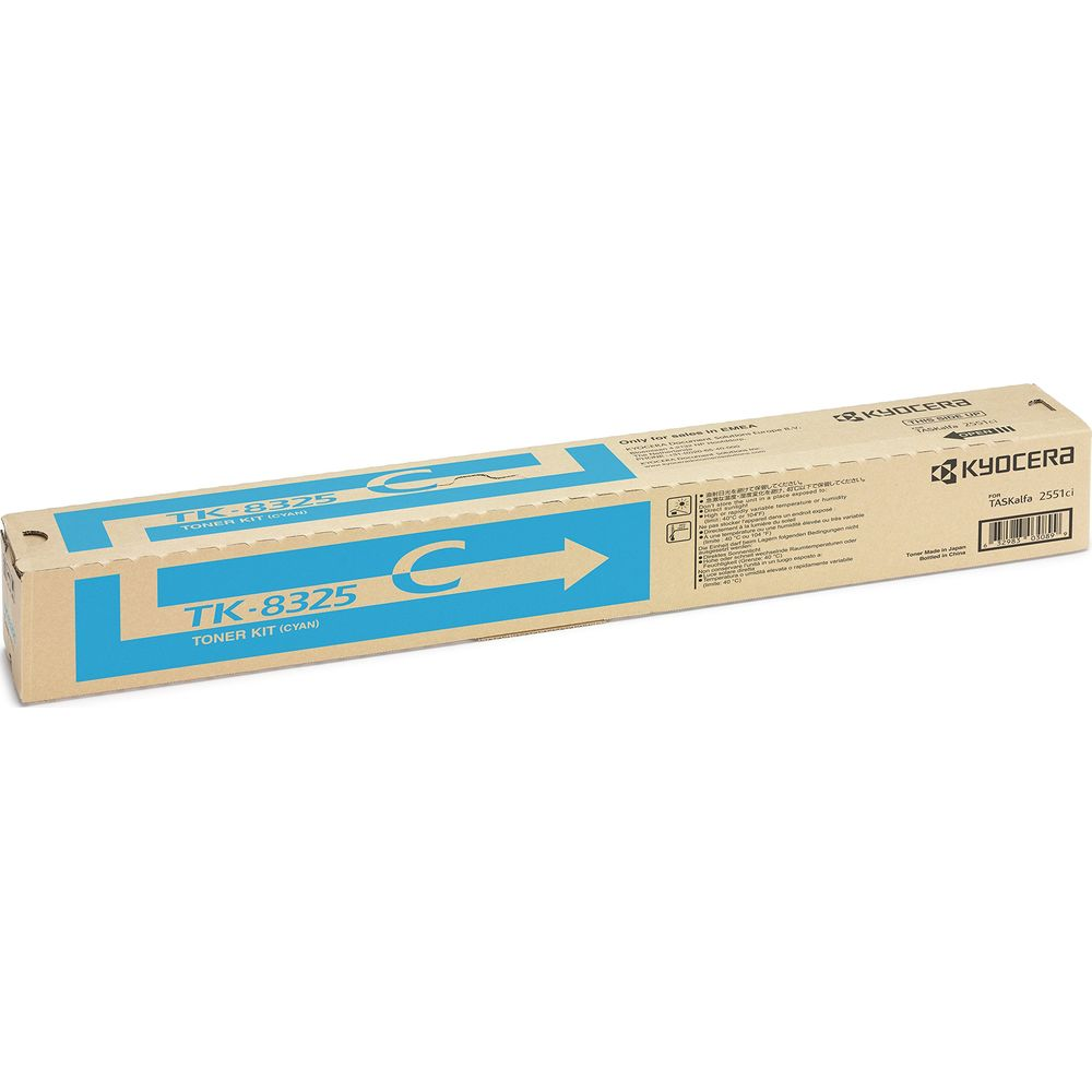 Une boîte bleue de kit de toner Kyocera TK-8325 avec une flèche et du texte.