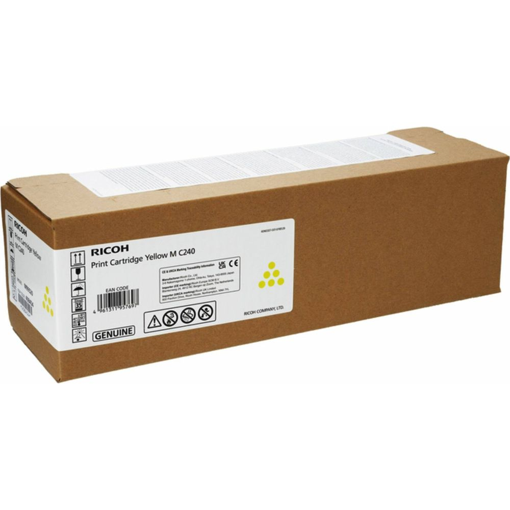Brązowe pudełko Ricoh Print Cartridge Yellow M C240, z oznaczeniem CE.
