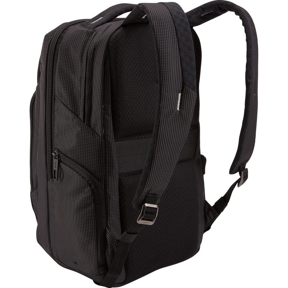 Schwarzer Rucksack mit gepolstertem Rücken und verstellbaren Trägern.