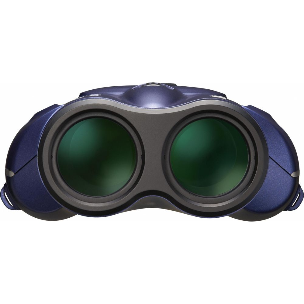 Niebieskie lornetka z zielonymi soczewkami z przodu, na białym tle.