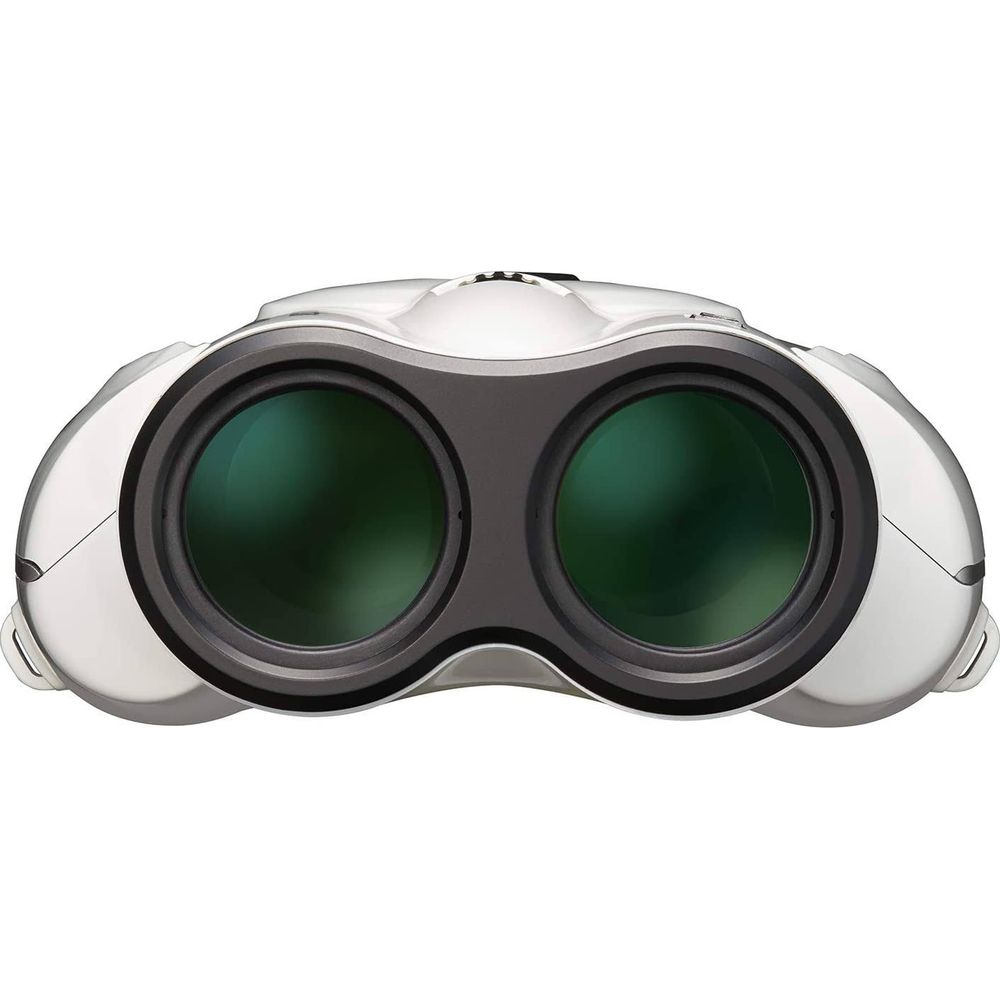 Binocolo bianco con lenti verdi su sfondo bianco.