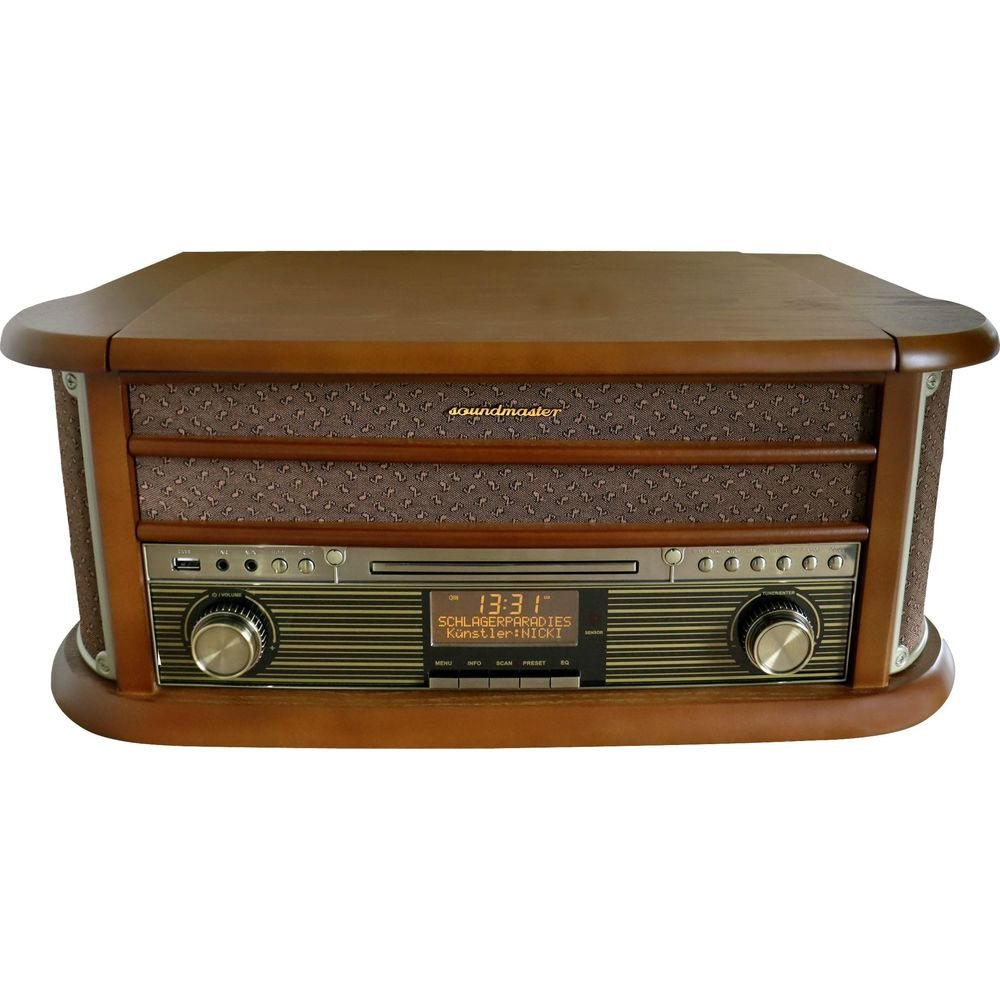 Ein brauner Plattenspieler mit CD-Player und Radio. Zeigt 13:31 an.