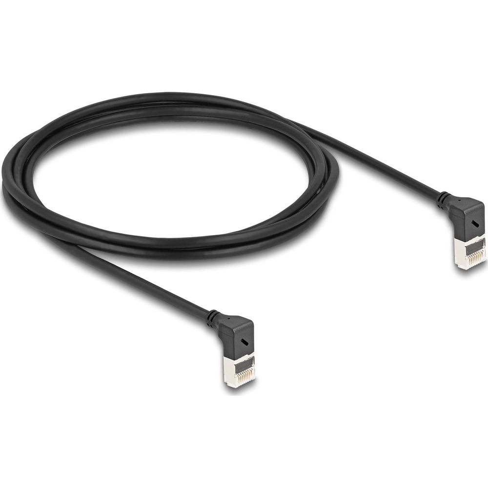 Czarny kabel z kątowymi złączami RJ45 po obu stronach.