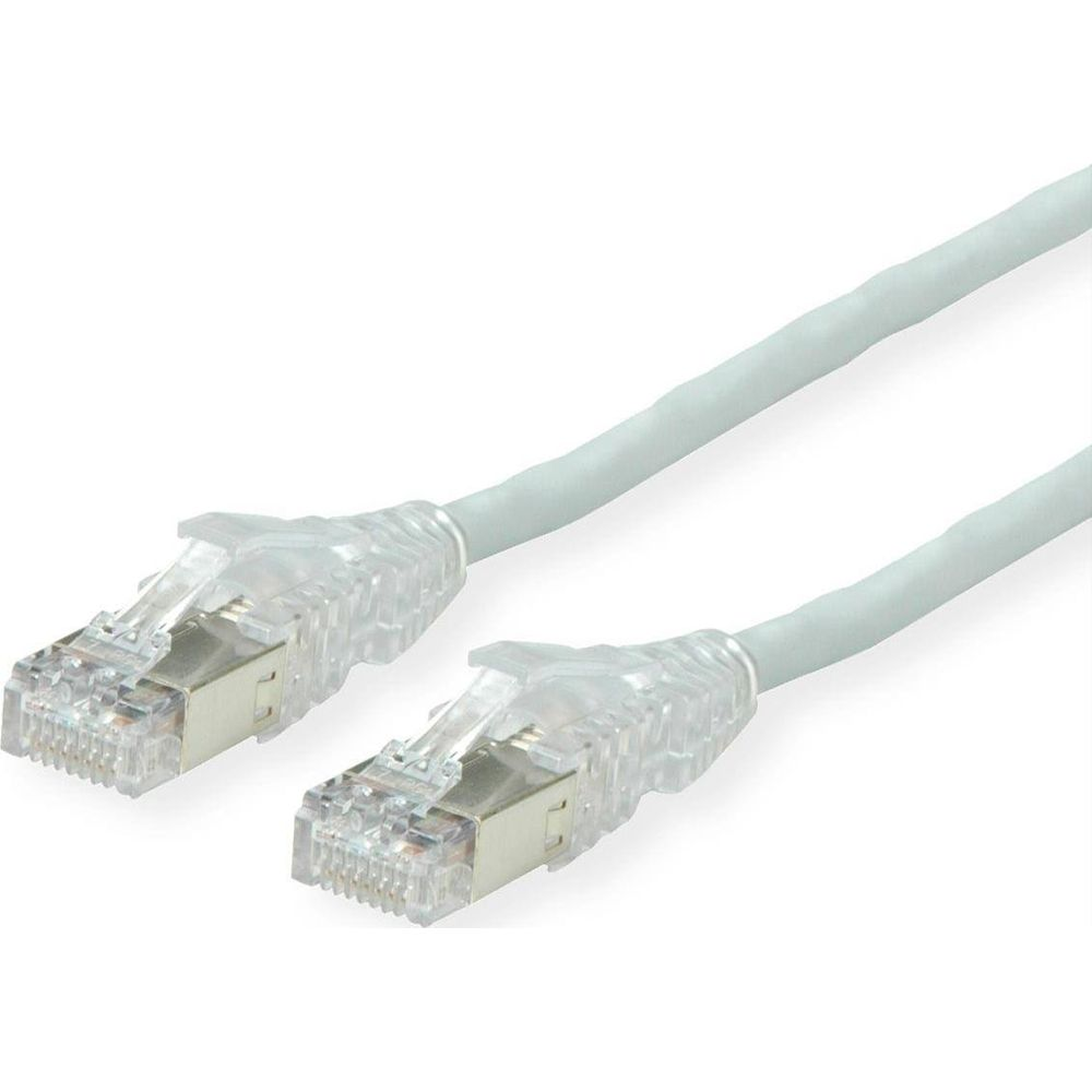Twee lichtgrijze Ethernetkabels met transparante RJ45-connectoren op witte achtergrond.