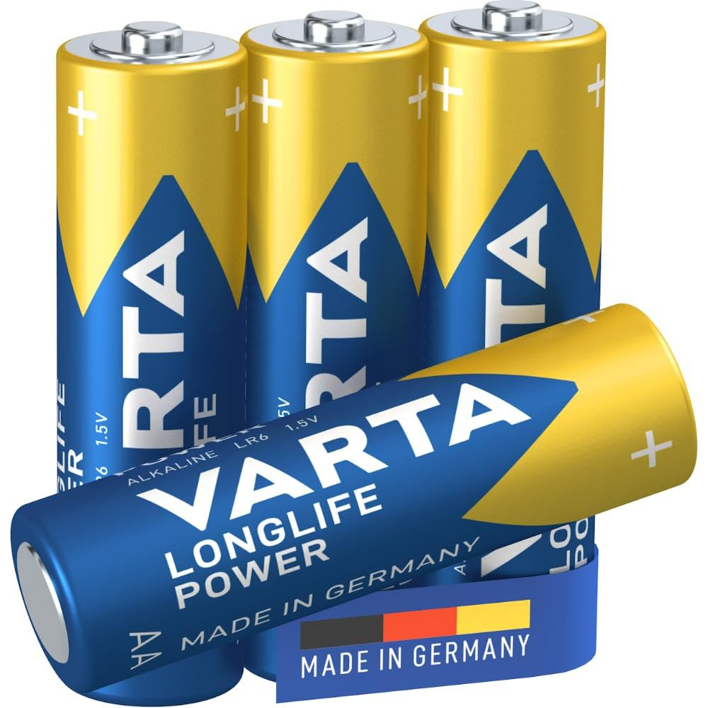 Tres pilas Varta AA, una delante, azul y amarillo con texto.