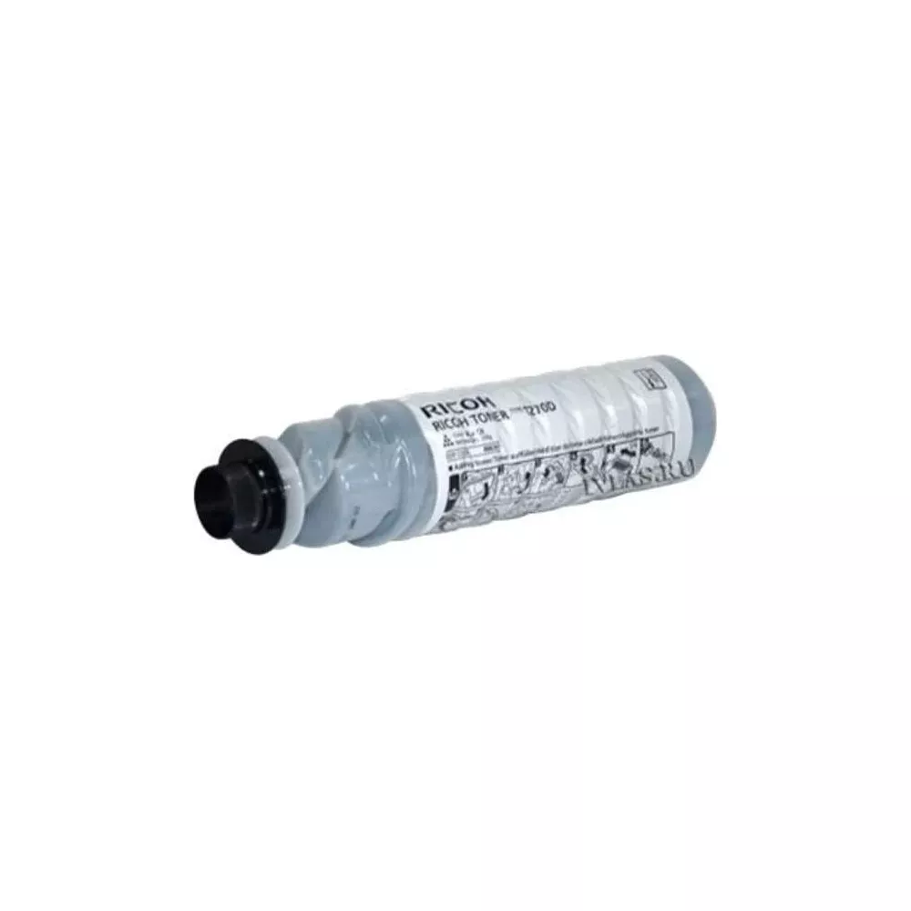 Una cartuccia toner Ricoh 2700 giace su sfondo bianco.