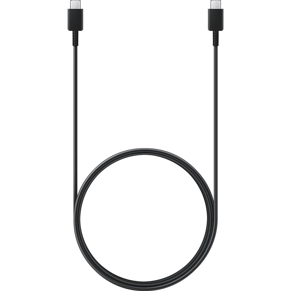 Ein schwarzes USB-C-Kabel liegt in einer U-Form auf weißem Hintergrund.