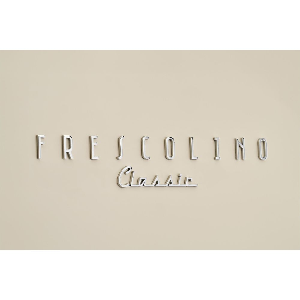 Chromtext lautet FRESCOLINO Classic auf hellem Cremefarbton.