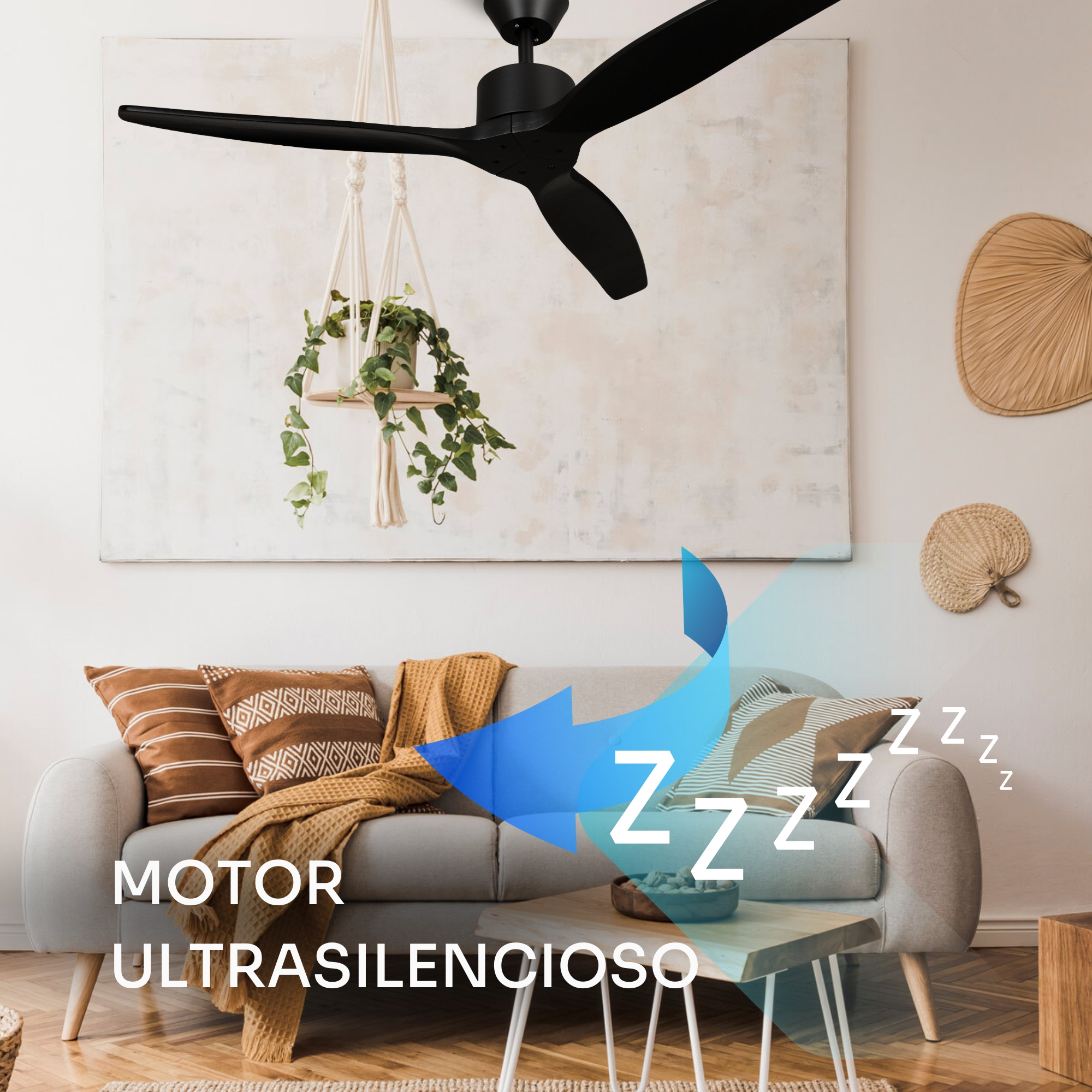 Ventilador de techo negro sobre sofá con cojines y manta. Texto: Motor Ultrasilencioso.