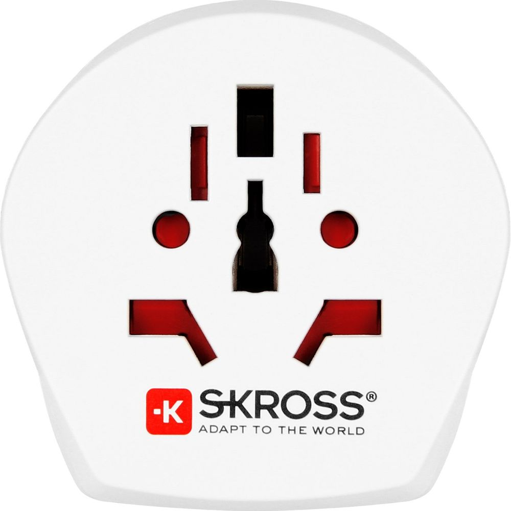 Ein weißer Reiseadapter mit verschiedenen Steckdosen und dem SKROSS-Logo.