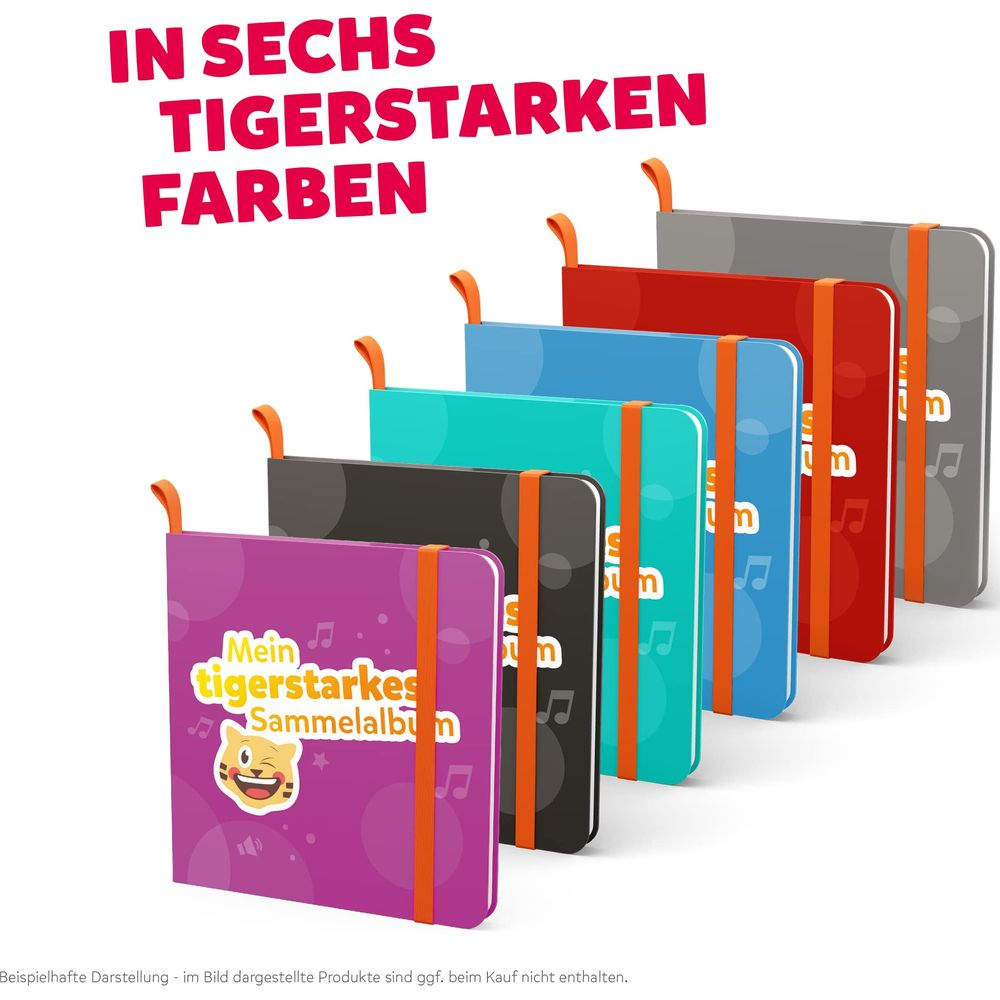Sechs bunte Sammelalben mit Gummiband und Schlaufe, auf weißem Grund.