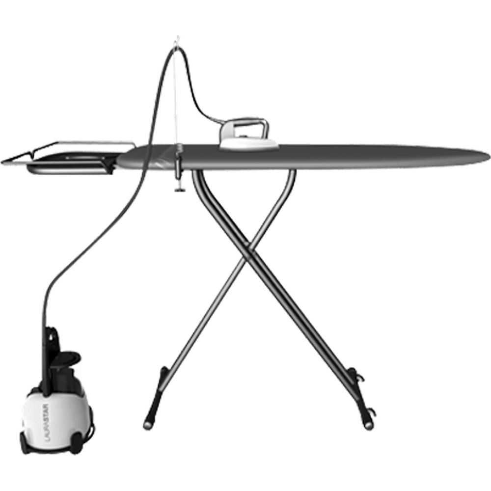 Deska do prasowania z żelazkiem parowym i generatorem pary na białym tle.