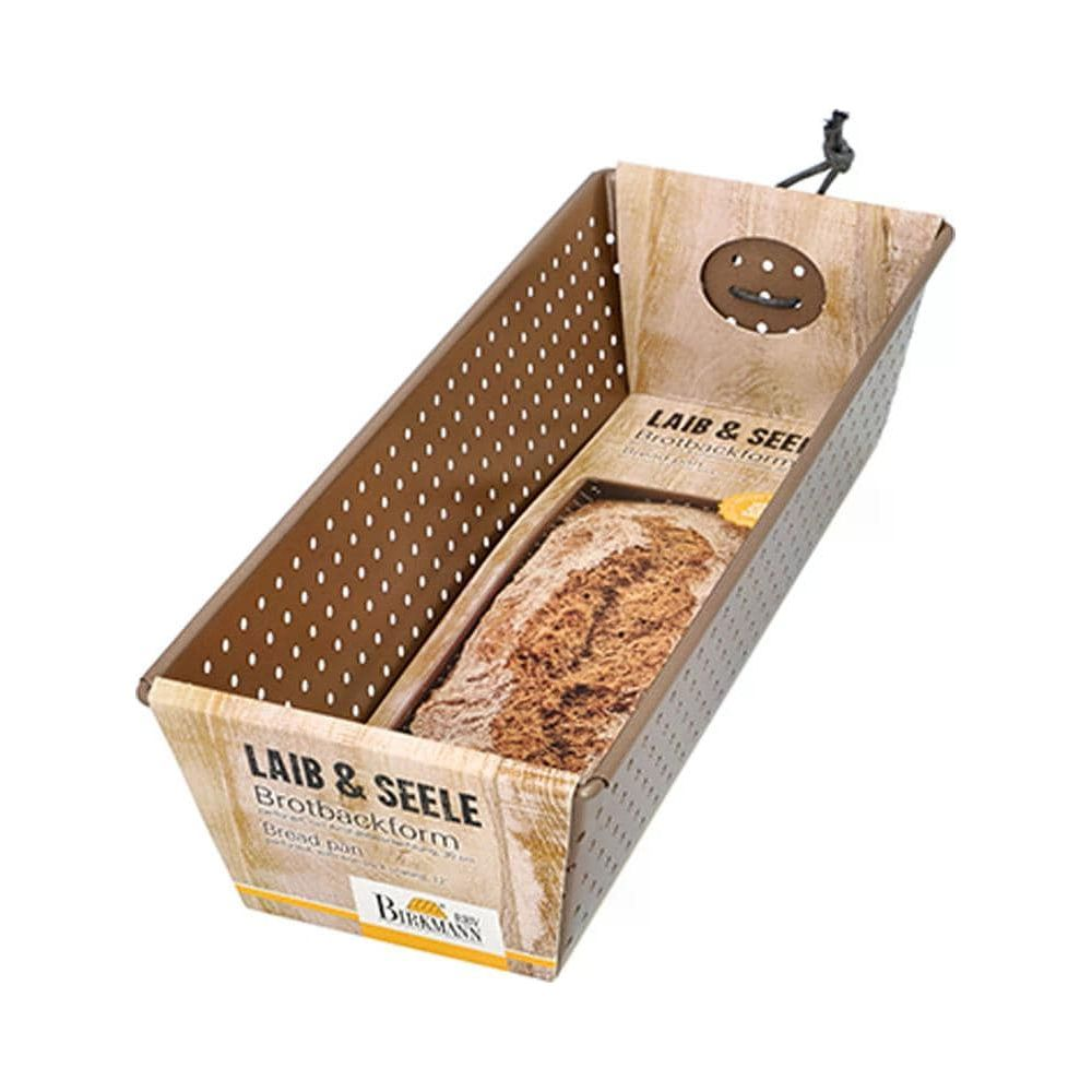 Ein braunes Brotbackform mit einem Laib Brot und der Aufschrift LAIB & SEELE.