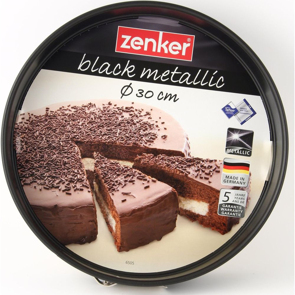 Zenker Kuchenform mit Schokoladenkuchen mit Schokostreuseln und Glasur.